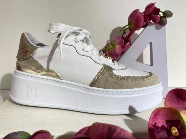 Basket GIO+ blanche et doré avec bijoux