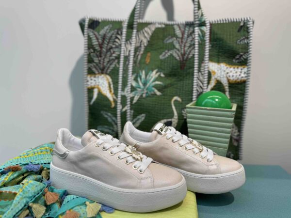 Basket MÉLINÉ beige avec bijoux