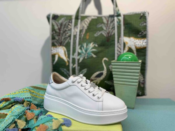 Basket STEP blanche avec des bijoux