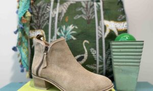 Bottine ALPE perforée beige en nubuck