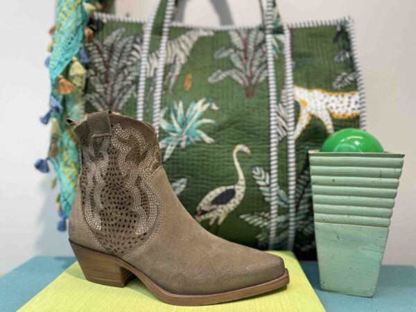 Bottine METISSE tiag taupe en nubuck ajourée