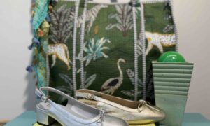 Ballerines REQUINS à talon, ouvert à l'arrière doré ou argenté