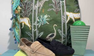 Mocassins REQUINS en nubuck beige ou bleu marine