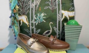 Mocassins TAMARIS cuir marron ou dorée avec boucle tréssée