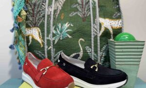Mocassins - Baskets DORKING rouge ou bleu marine en nubuck