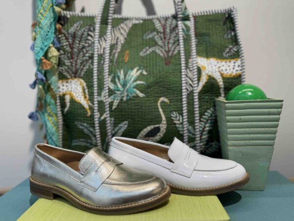 Mocassins MYMA vernis doré ou blanc