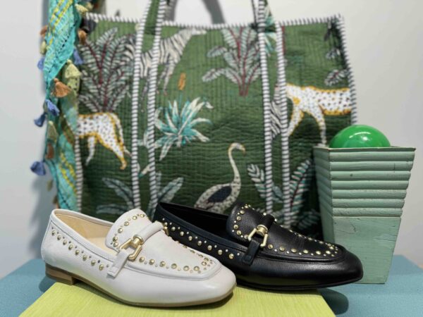 Mocassins MJUS noir ou blanc à clou