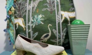 Escarpins ZOÏ à petit talon beige et blanc en raphia