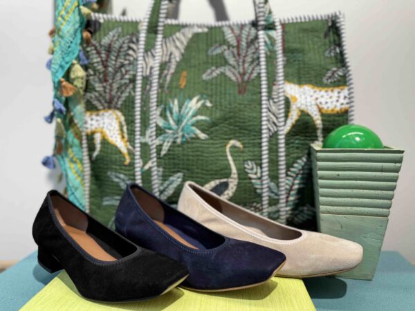 Escarpins ZOÏ petit talon en nubuck noir, beige ou bleu marine