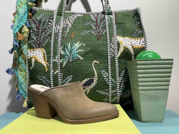 Mules MÉTISSE en nubuck taupe talon haut
