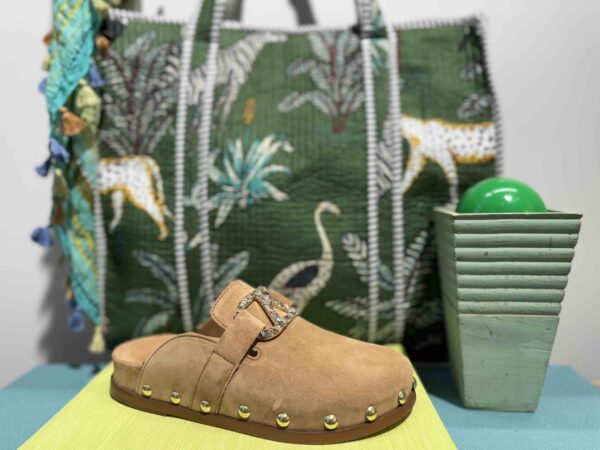 Mules ALPE en nubuck camel boucle strass