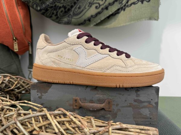 Basket VICTORIA beige à lacet bordeaux