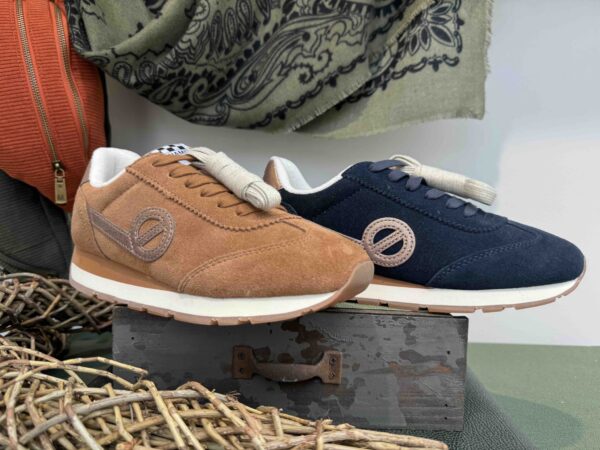Basket NO NAME city run bleu marine ou camel
