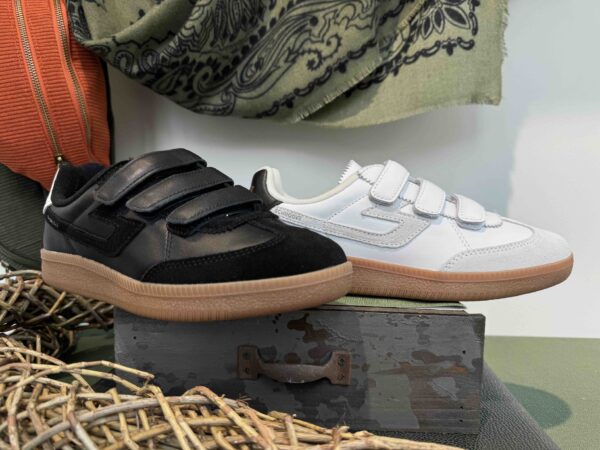 Basket SCHMOOVE à scratch noir ou blanche