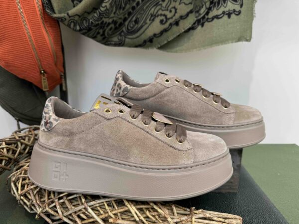Basket GIO+ taupe et bijoux