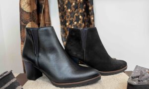 Bottine DORKING à talon bout pointu, noire cuir ou nubuck