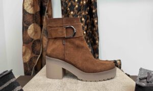 Bottine DORKING à talon épais + boucle, nubuck camel