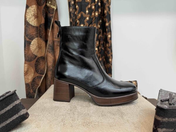 Bottine DORKING vernis noir à talon marron