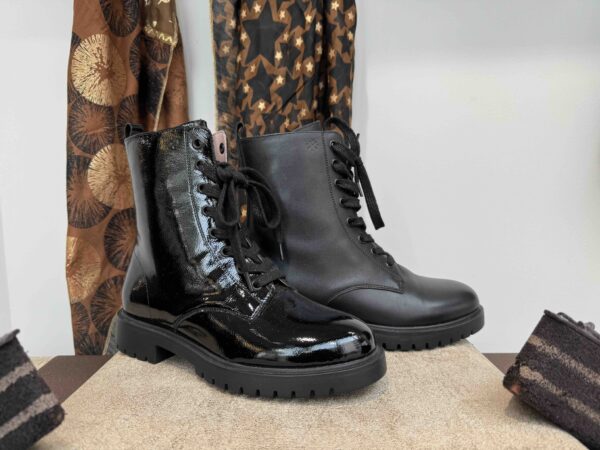 Bottine ACEBOS à lacet noir ou noir vernis