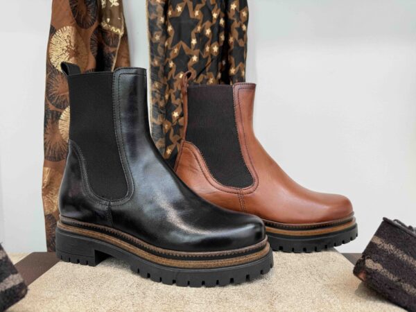 Boots MJUS élastiquée en cuir noir ou camel