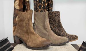 Bottine ALIWELL à talon en nubuck camel, taupe ou léopard