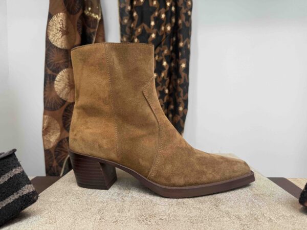 Bottine ALPE à talon + zip, en nubuck camel