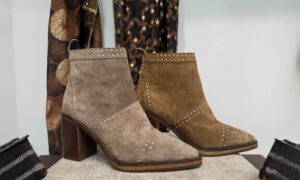 Bottine ALPE à talon haut, bout pointue + clou en nubuck camel ou beige