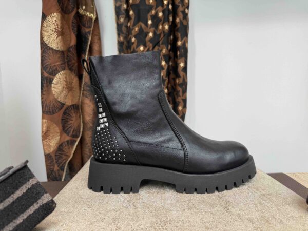 Boots MIMKA crantée à clou, cuir souple noir