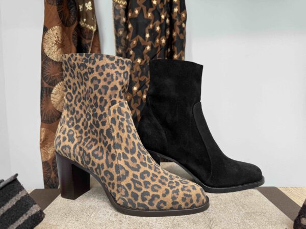 Bottine MAROLI à talon, bout rond, en nubuck noir ou léopard
