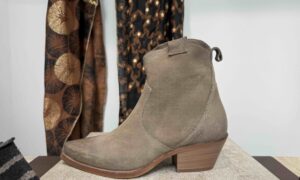 Tiag MÉTISSE petit talon en nubuck beige