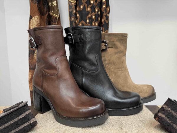 Bottine PAOYAMA à talon avec boucle, en cuir noir, chocolat ou nubuck beige