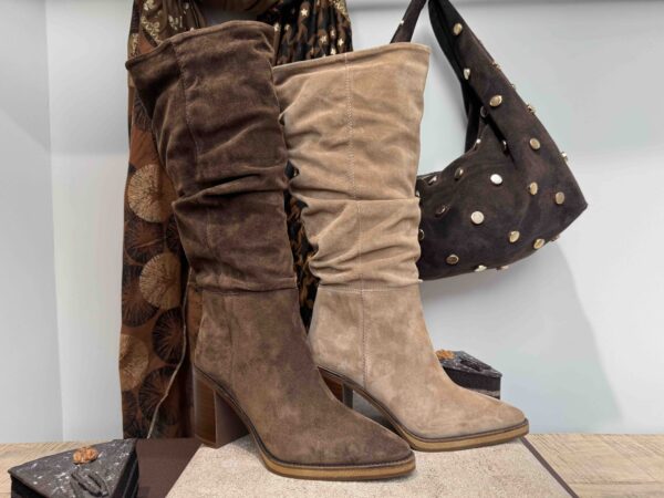 Botte ALPE plissée à talon en nubuck beige ou chocolat
