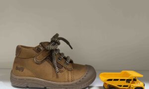 Basket BOPY montante à lacets + zip en camel