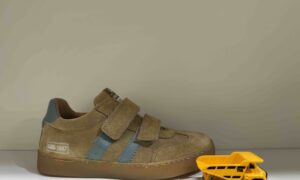 Basket GBB à scratch en nubuck beige et bleu