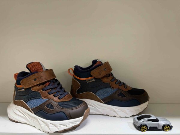 Basket SHOOPOM montante à scratch, en goretex : bleu marine et camel