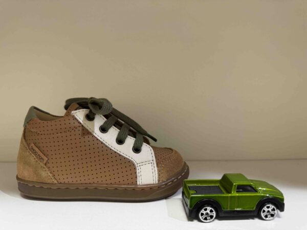 Basket SHOOPOM montante à lacets + zip, en camel