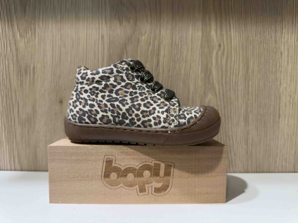 Basket BOPY à lacets + zip, léopard avec bout renforcé