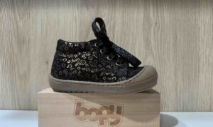 Basket BOPY à lacets + zip, noir et fleurs avec bout renforcé