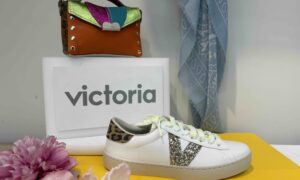 Basket VICTORIA semelle fine : paillettes et lacets fluo